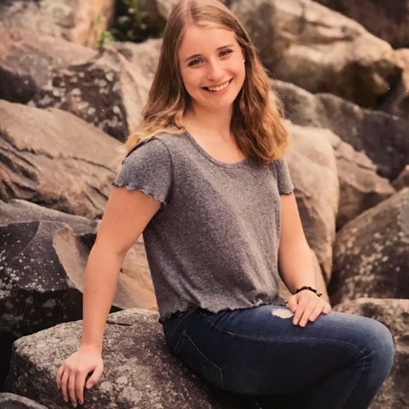 Meet your Posher, Julia - Picture 1 of 1